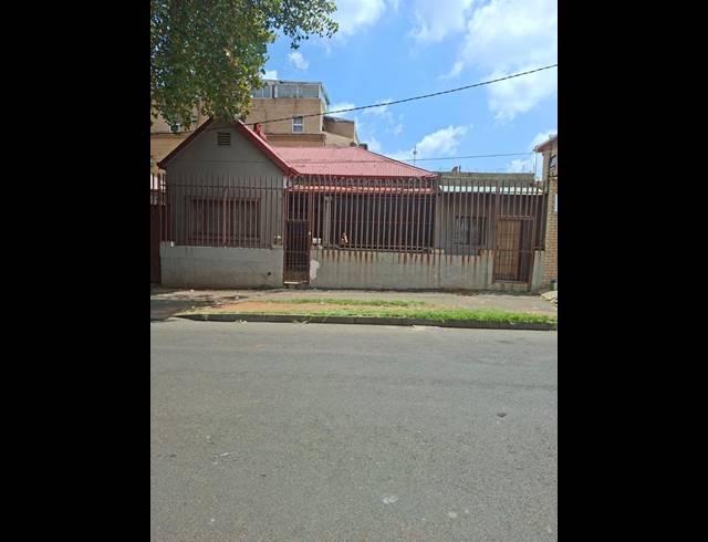 3 BEDROOM HOUSE FOR SALE IN MAYFAIR